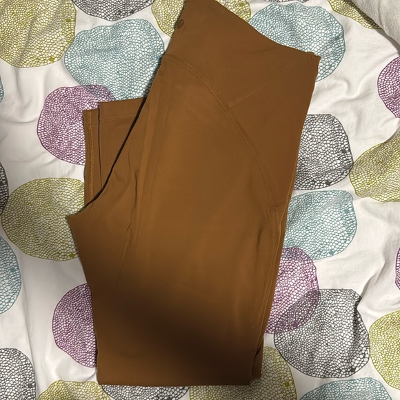 Lululemon Capris - Picture 1 of 1